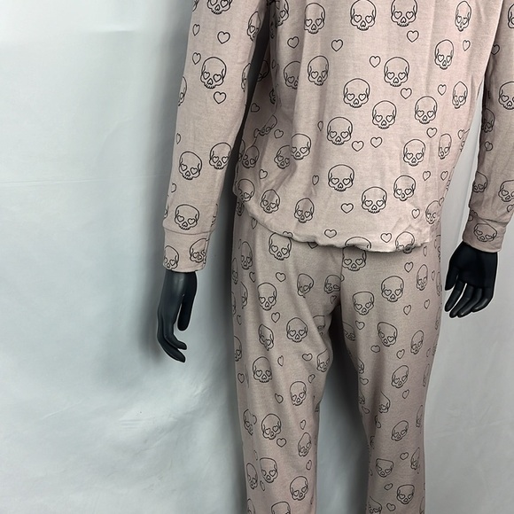 Chaser blush pink skull and hearts hooded sweater and pant set small and medium - Picture 8 of 11